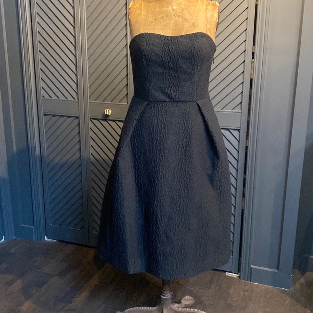 EUC Lord & Taylor strapless cocktail dress